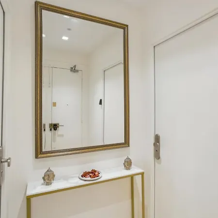 270 Haute - Superb In Paris. Apartament
