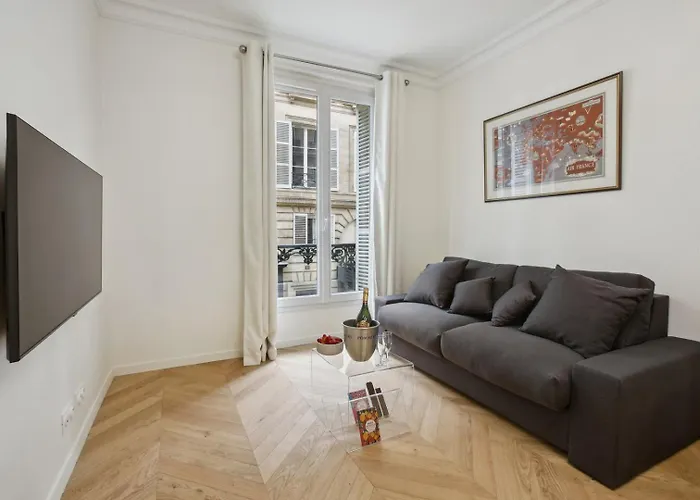270 Haute - Superb In Paris. パリ